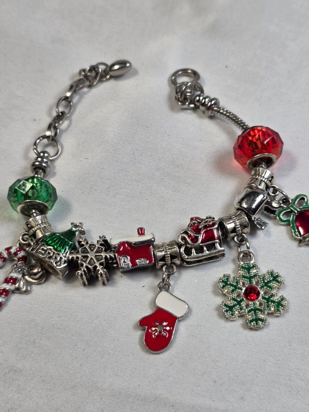 Christmas Charm Bracelet Silver Tone Red Green Santa Sleigh Tree Snowflake Ename